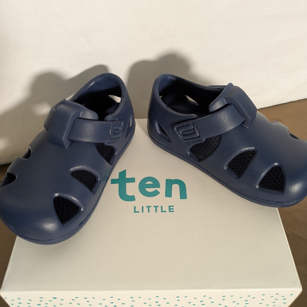 Ten Little Toddler Splash Sandals - NEW in box Size 6